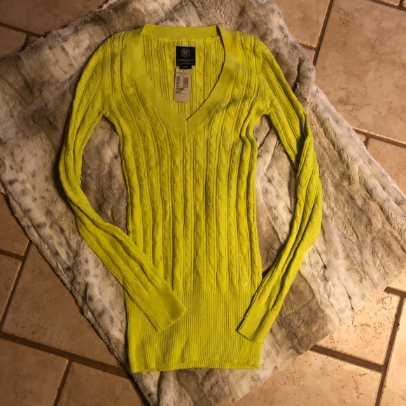 NWT! American eagle sweater - Picture 3 of 11